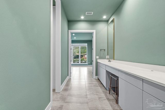 1471 E Moreno St, Pensacola, FL 32503