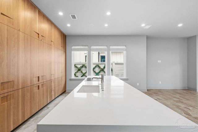 1471 E Moreno St, Pensacola, FL 32503