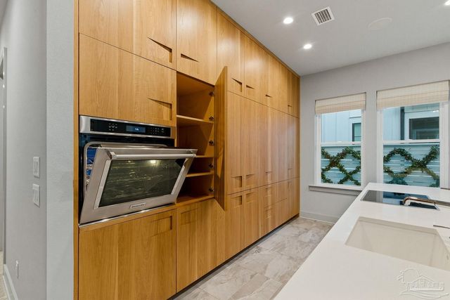 1471 E Moreno St, Pensacola, FL 32503