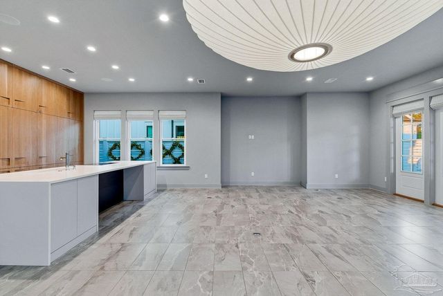 1471 E Moreno St, Pensacola, FL 32503