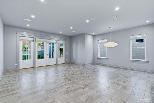 1471 E Moreno St, Pensacola, FL 32503