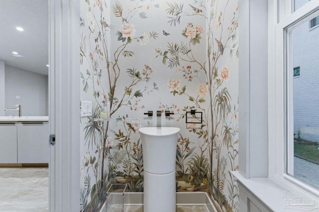 1471 E Moreno St, Pensacola, FL 32503