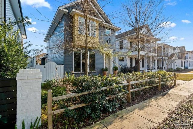 1471 E Moreno St, Pensacola, FL 32503