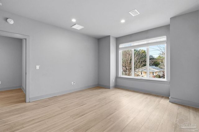 1471 E Moreno St, Pensacola, FL 32503