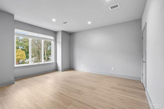 1471 E Moreno St, Pensacola, FL 32503