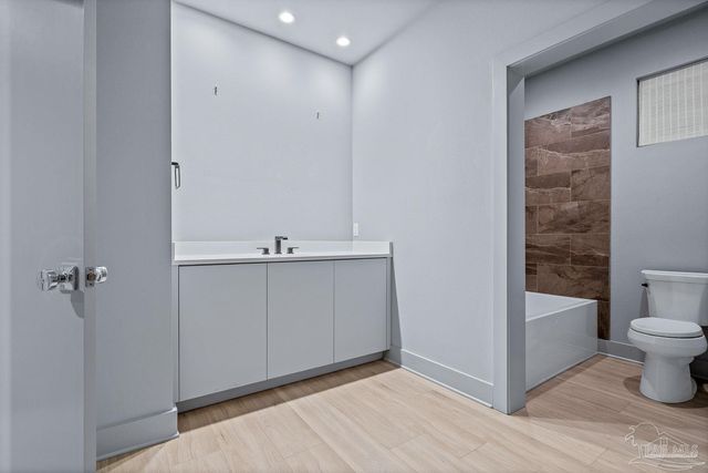 1471 E Moreno St, Pensacola, FL 32503