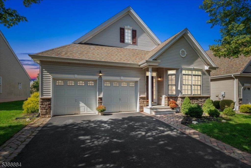 15 Republic Row, Franklin Twp., NJ 08873