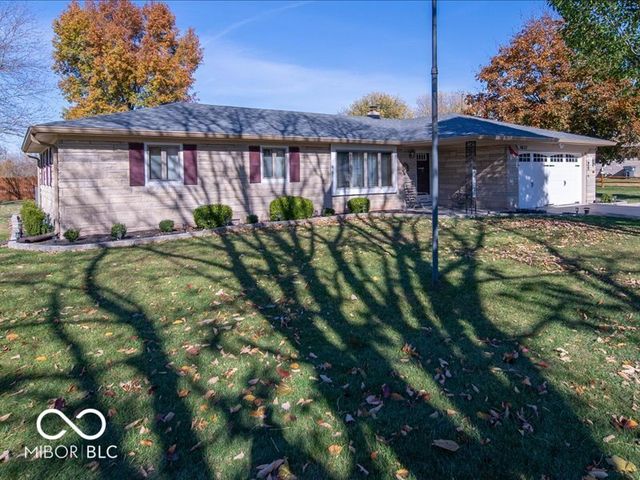5652 Steven Drive, Greenwood, IN 46142