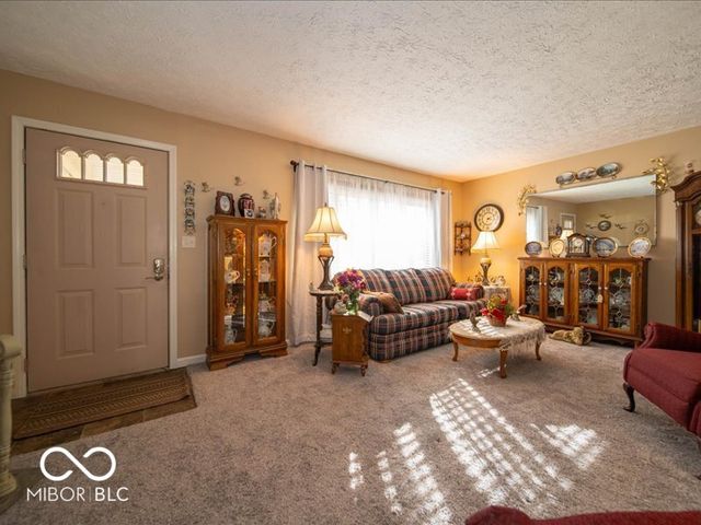 5652 Steven Drive, Greenwood, IN 46142