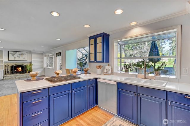 26225 Lake Wilderness Country Club Drive SE, Maple Valley, WA 98038