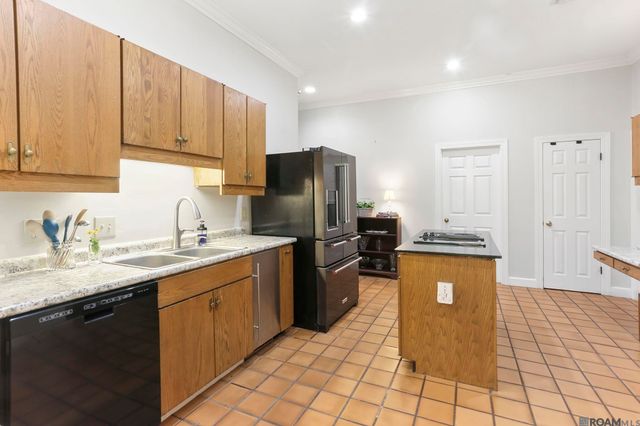 8311 Oakbrook Dr, Saint George, LA 70810