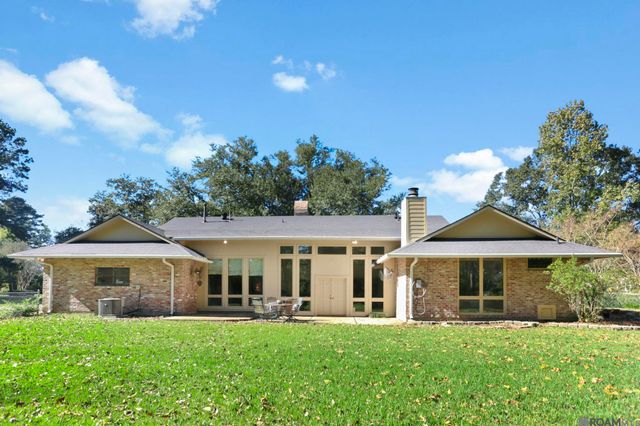 8311 Oakbrook Dr, Saint George, LA 70810