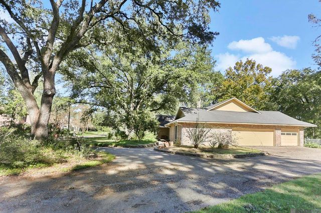 8311 Oakbrook Dr, Saint George, LA 70810