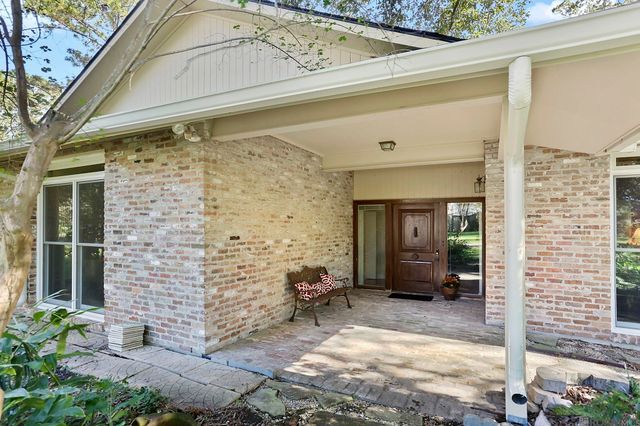 8311 Oakbrook Dr, Saint George, LA 70810