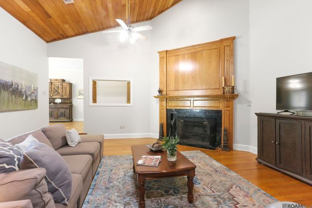 8311 Oakbrook Dr, Saint George, LA 70810