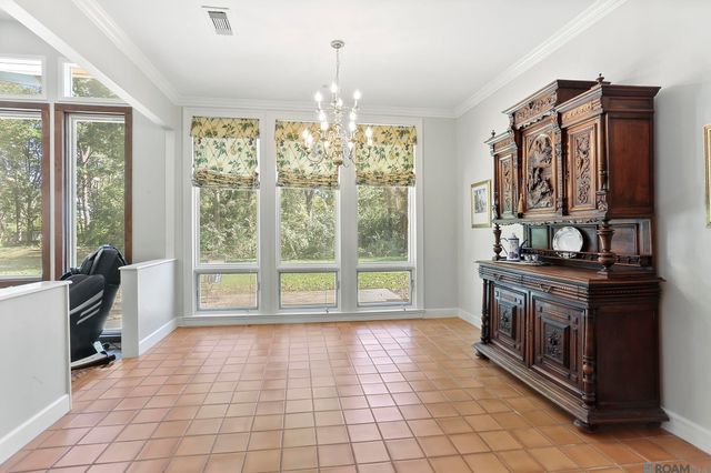 8311 Oakbrook Dr, Saint George, LA 70810