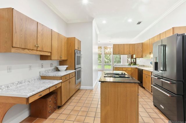 8311 Oakbrook Dr, Saint George, LA 70810