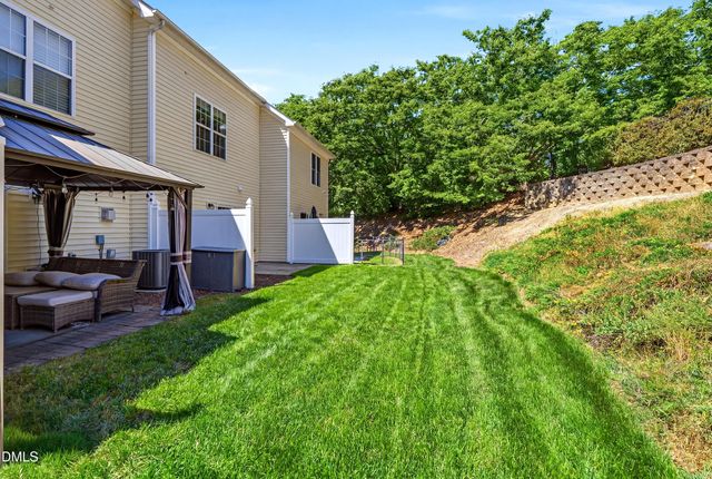 2607 Hamlet Green Drive, Raleigh, NC 27614