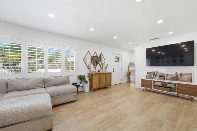 424 La Presa Avenue, Spring Valley, CA 91977