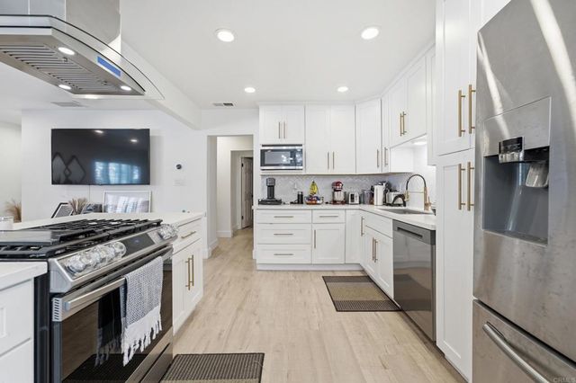 424 La Presa Avenue, Spring Valley, CA 91977