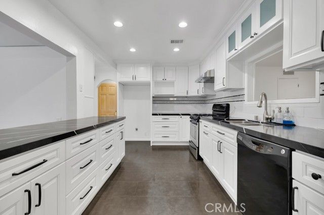 7931 Rudnick, West Hills (los Angeles), CA 91304