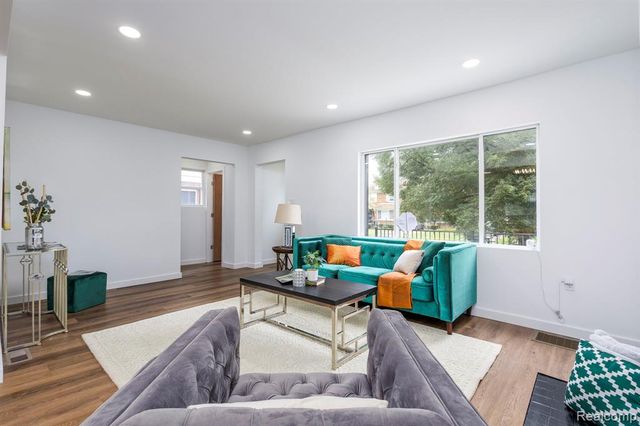 2744 Lawrence Street, Detroit, MI 48206