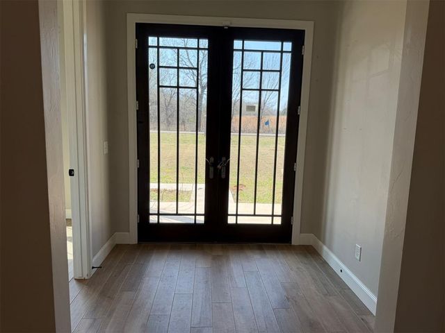 940 S May Avenue, Guthrie, OK 73044