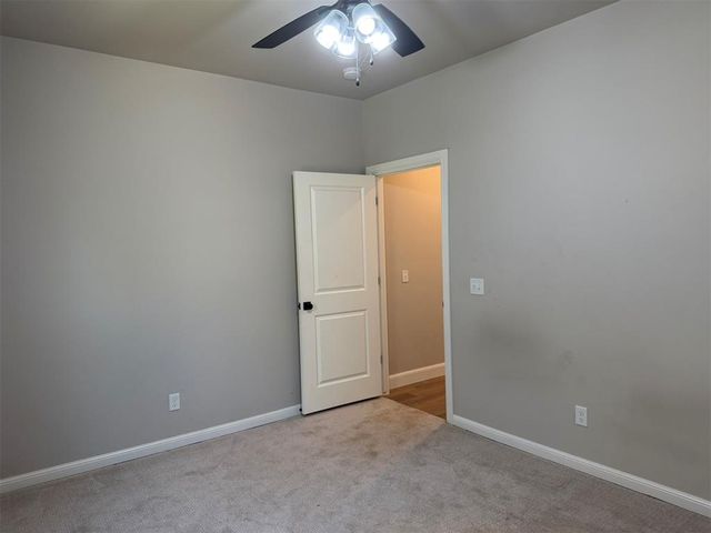 940 S May Avenue, Guthrie, OK 73044