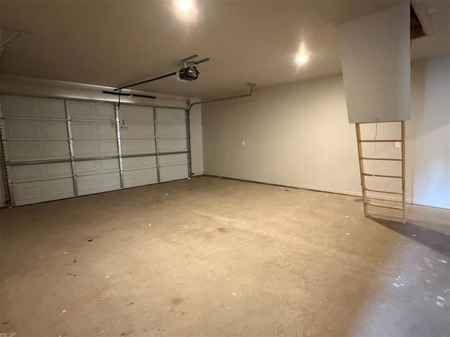 940 S May Avenue, Guthrie, OK 73044