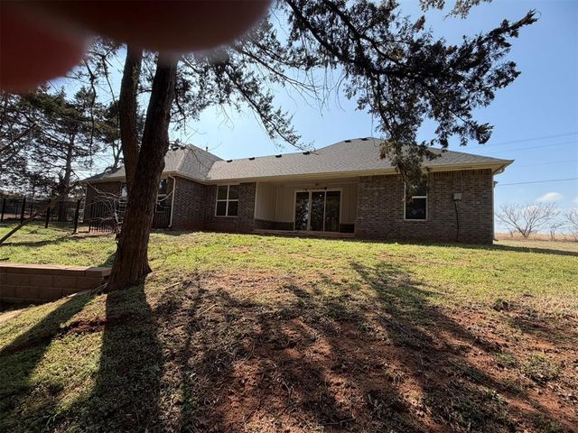 940 S May Avenue, Guthrie, OK 73044