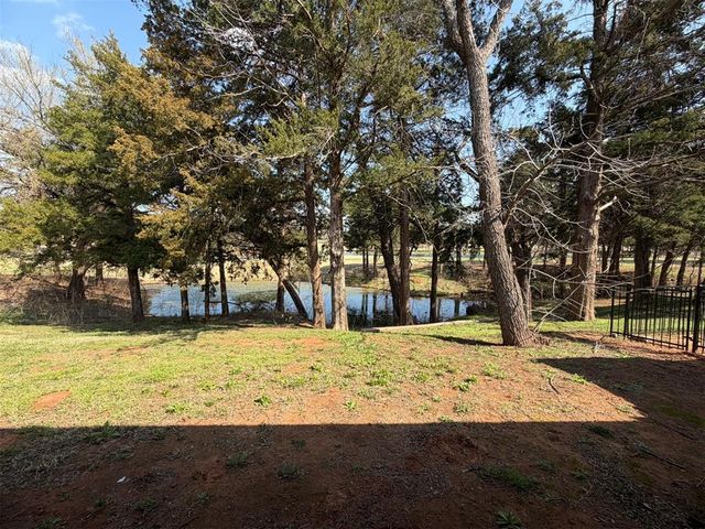 940 S May Avenue, Guthrie, OK 73044
