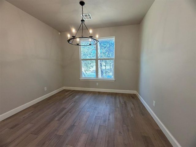 940 S May Avenue, Guthrie, OK 73044