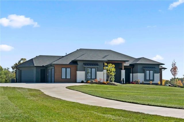 19103 Bella Terra Road, Pleasant Hill, MO 64080