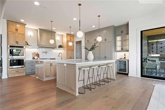 19103 Bella Terra Road, Pleasant Hill, MO 64080