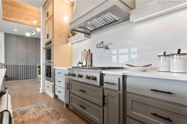 19103 Bella Terra Road, Pleasant Hill, MO 64080