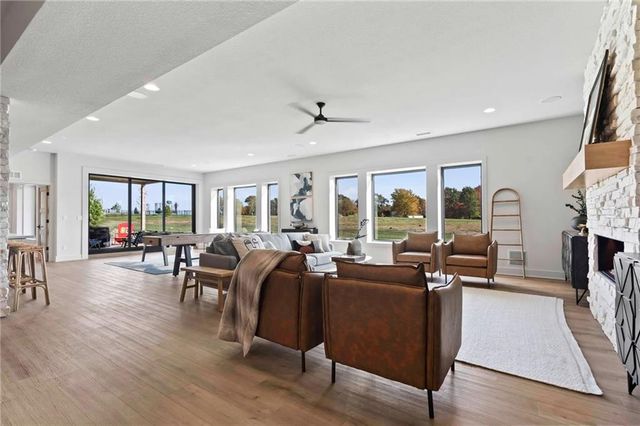 19103 Bella Terra Road, Pleasant Hill, MO 64080