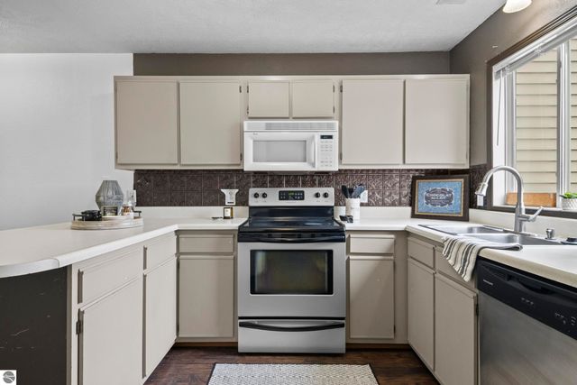 3799 Vale Drive, Traverse City, MI 49686