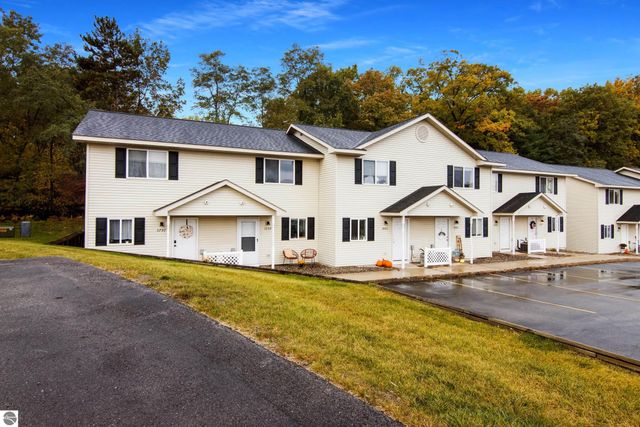 3799 Vale Drive, Traverse City, MI 49686