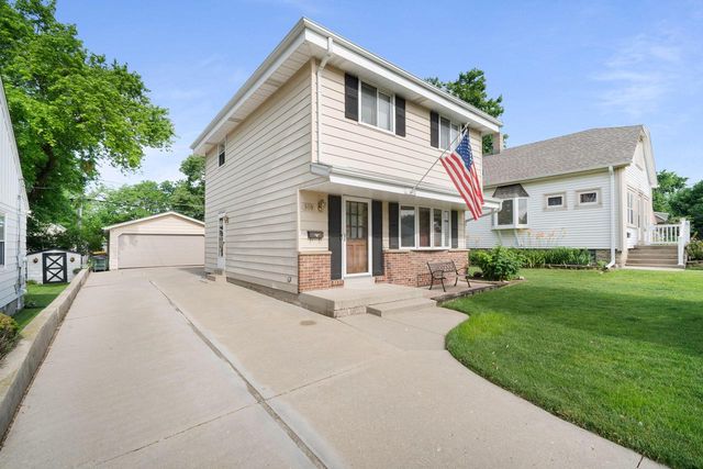 909 S 110th STREET, West Allis, WI 53214