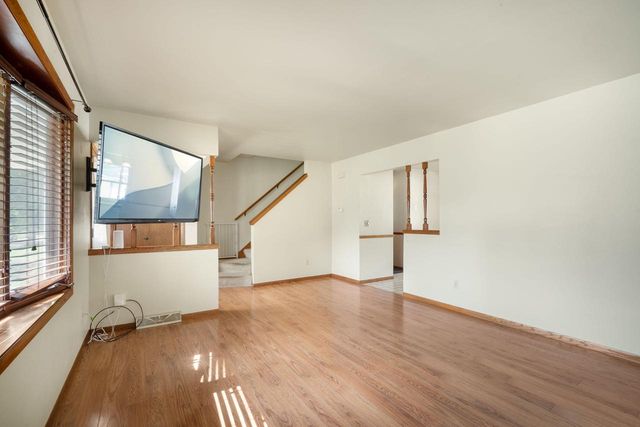 909 S 110th STREET, West Allis, WI 53214