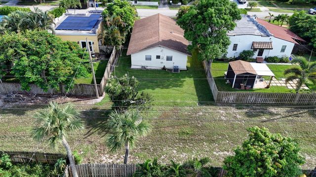 519 EVERGREEN Drive, Lake Park, FL 33403