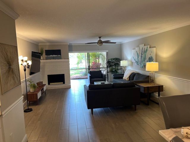 3400 TWIN LAKES Terrace 102, Fort Pierce, FL 34951