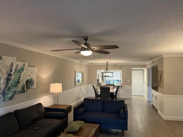 3400 TWIN LAKES Terrace 102, Fort Pierce, FL 34951