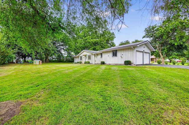 2730 Westchester Circle, Stoughton, WI 53589