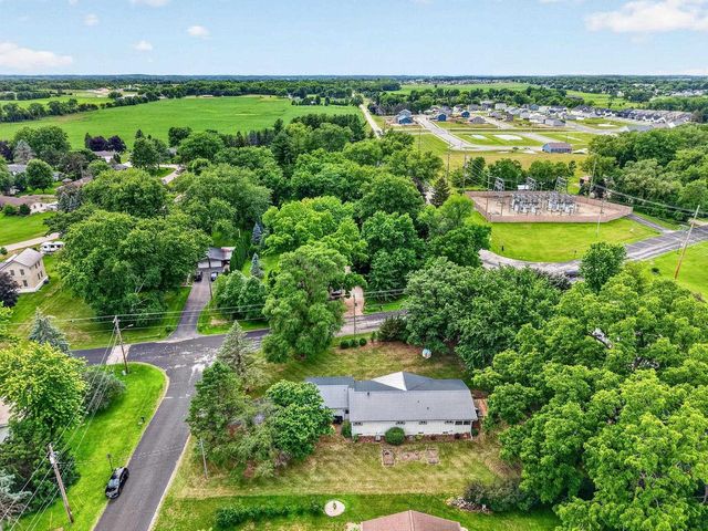 2730 Westchester Circle, Stoughton, WI 53589