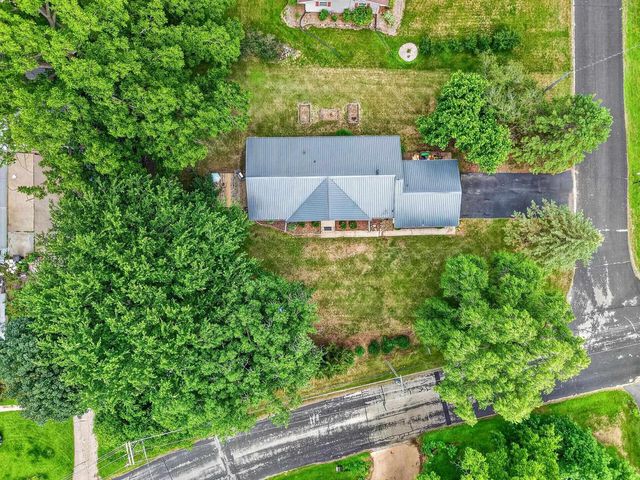 2730 Westchester Circle, Stoughton, WI 53589