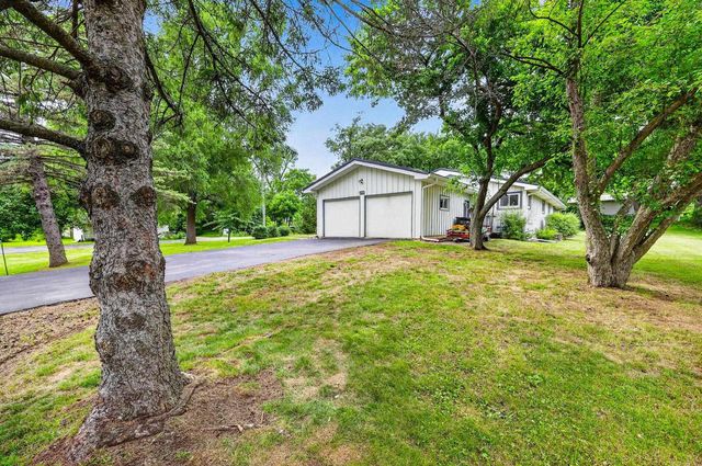2730 Westchester Circle, Stoughton, WI 53589