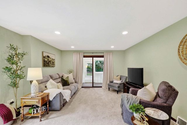 2730 Westchester Circle, Stoughton, WI 53589