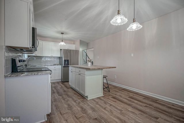308 E COLLINGS DR, Williamstown, NJ 08094