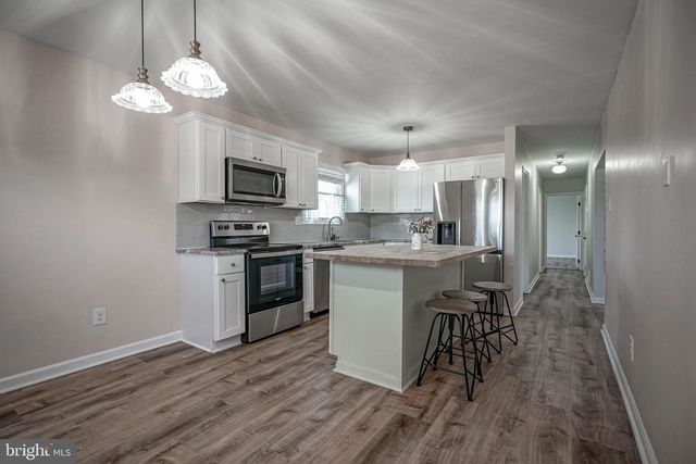 308 E COLLINGS DR, Williamstown, NJ 08094